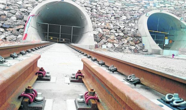 Los partidos reclaman un calendario para las infraestructuras que no margine a Asturias