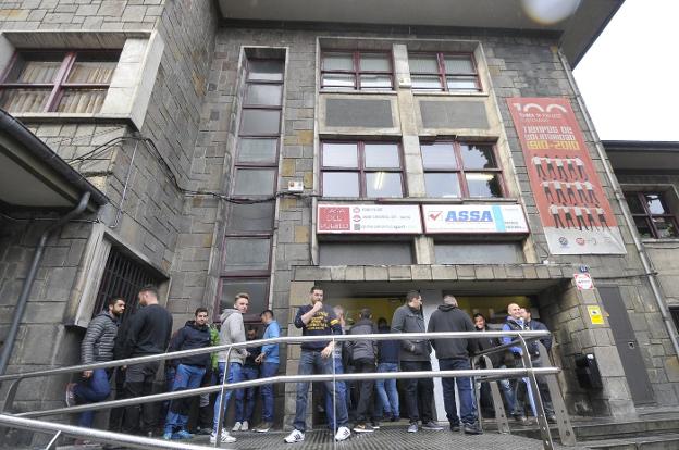 «Estamos totalmente abandonados», claman los subcontratados de Hunosa