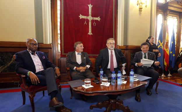 El director de Amref Health África destaca el reto de acercar la sanidad a toda la comunidad africana