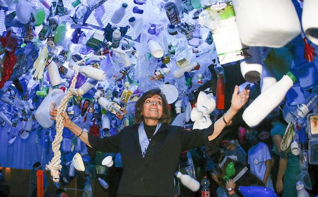 Los alumnos de Gijón le hacen la ola a Sylvia A. Earle