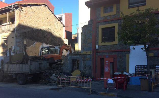 Nuevos derribos en El Entrego dentro del plan de recuperación urbana de San Martín