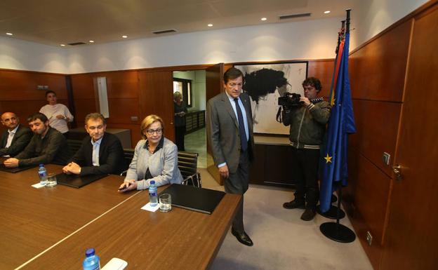 Javier Fernández pide un régimen estable del precio de la energía para evitar casos como el de Alcoa