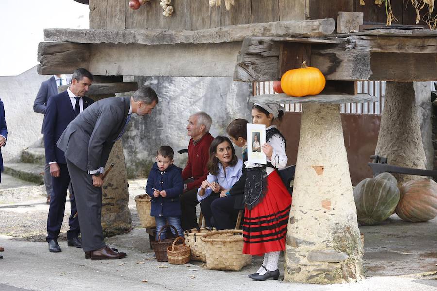 «Las mujeres de los pueblos de Asturias habéis sustentado la vida cotidiana con sacrificio ejemplar»