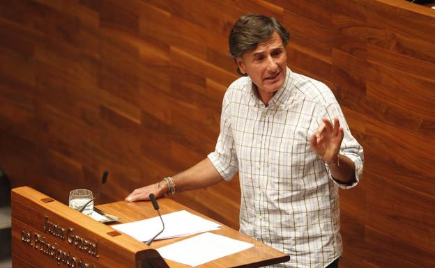 Podemos a Javier Fernández: «Negociaremos el presupuesto pese a que usted va a hacer todo lo posible por impedir el acuerdo»