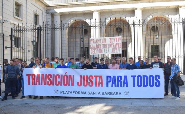 Mineros de las subcontratas rechazan el papel que contempla el acuerdo para ellos