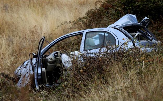 Fallece una niña de 5 años en un choque entre un turismo y un camión del Ejército en Salamanca