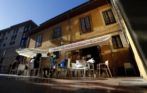 Oviedo tiene un bar por cada 161 vecinos, pero ha perdido 517 negocios en doce años