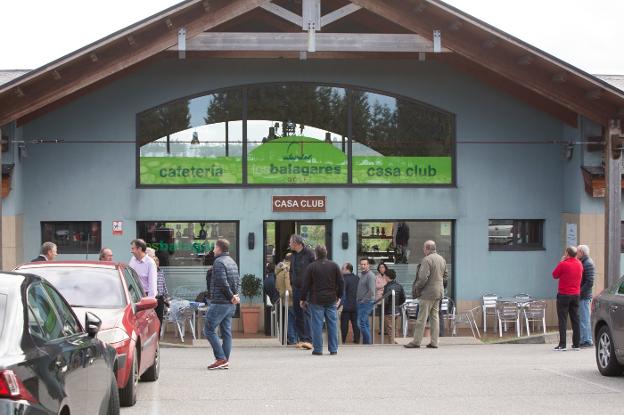 El campo de golf de Los Balagares se cierra ante notario con incógnitas sobre el futuro
