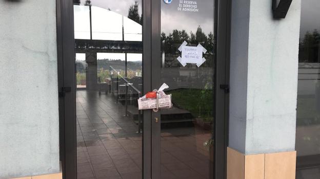 Los abonados del golf de Los Balagares lamentan la «incertidumbre» tras el cierre