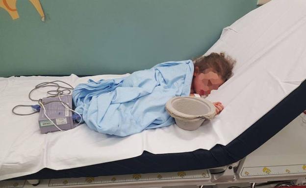 «Esto es lo que hace el bullying... Esta es mi hija de 6 años, hospitalizada»