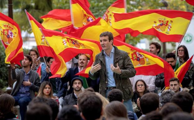 Casado se revuelve contra Rivera y recuerda su pacto de investidura con Sánchez