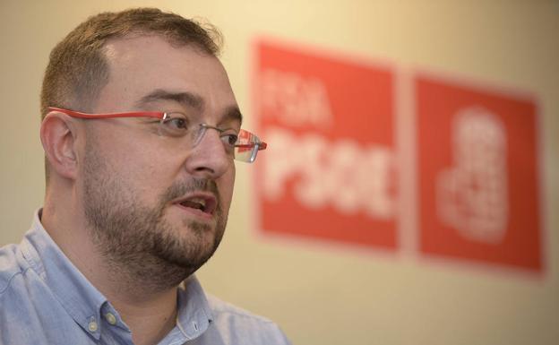 Adrián Barbón pide una reflexión a «quienes inyectan odio» en el debate político