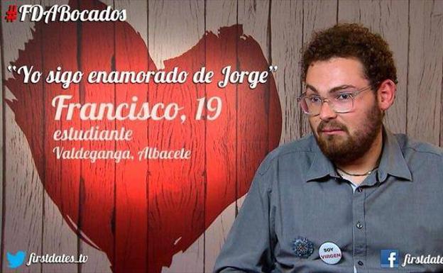 'First Dates': Un comensal boicotea la cena de la mesa de al lado: «¡Te voy a hundir la cita!»