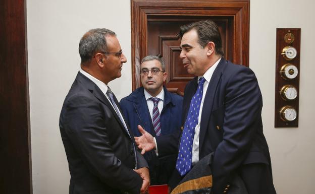 Schinas apuesta por «federalizar» el control de fronteras comunitarias