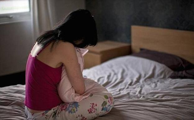 La abogada de un acusado por violación, sobre una adolescente: «Llevaba un tanga de encaje»