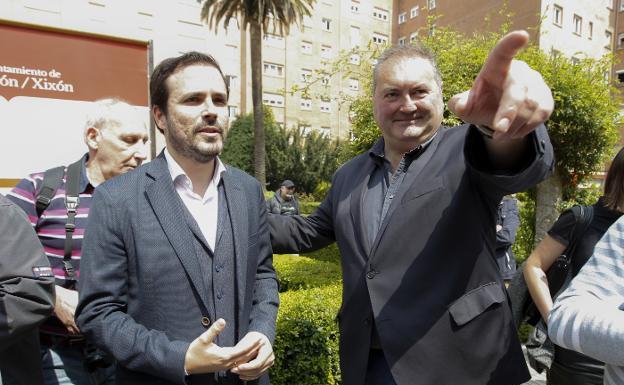 El PSOE insta a sus dirigentes municipales a rechazar las mociones antimonárquicas de IU