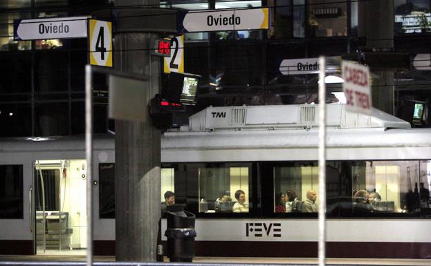 La Unión de Consumidores denuncia a Renfe por los retrasos de los trenes cercanías en Asturias