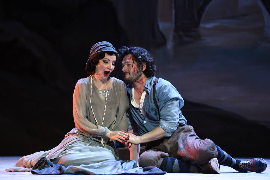 Las imágenes del estreno de 'Tosca' en Oviedo