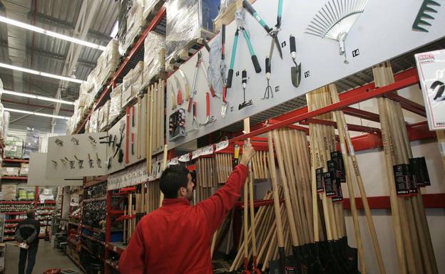 El grupo propietario de Brico Dêpot busca compradores tras anunciar su decisión de abandonar España