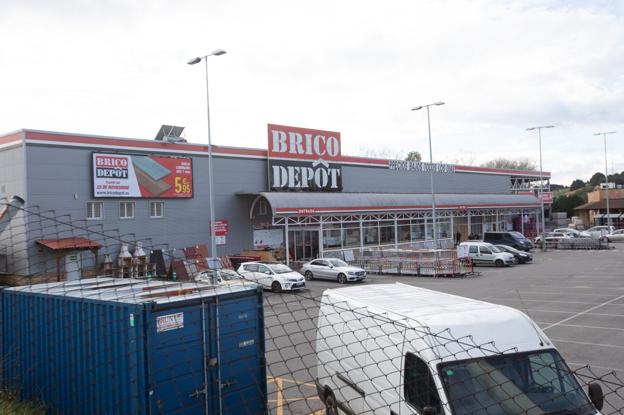 Brico Depôt abandona España y busca un comprador para sus tiendas, incluida la de Corvera