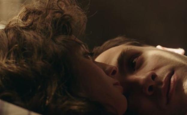 Cuéntame cómo pasó: el desnudo de Karina (Elena Rivera) revoluciona las redes