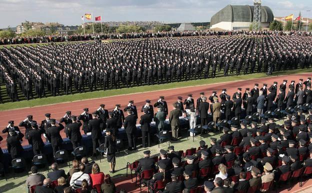 Un hombre de 52 años, apto para ingresar en la Policía por primera vez en España