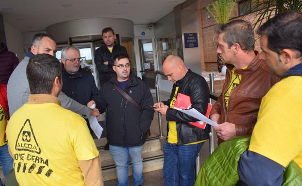 La ministra de Industria viajará a EEUU para desbloquear el conflicto de Alcoa