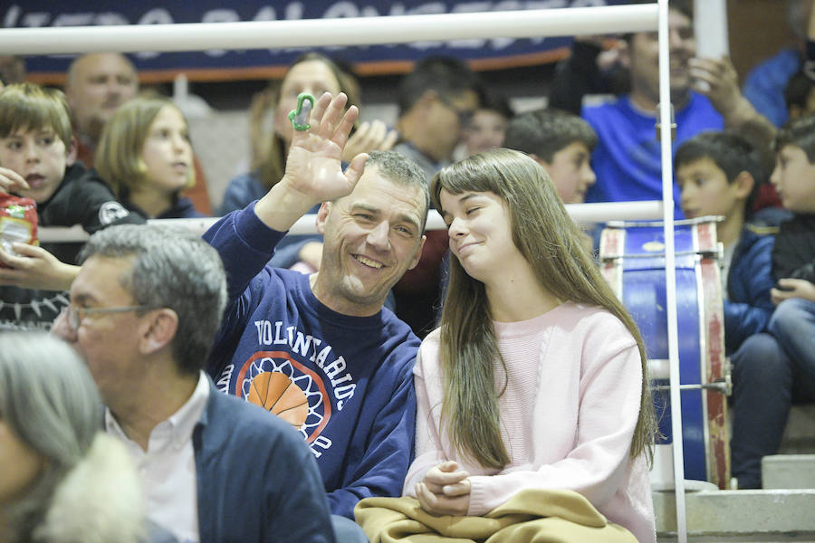 ¿Estuviste en el Oviedo Baloncesto - Tau Castelló? ¡Búscate|