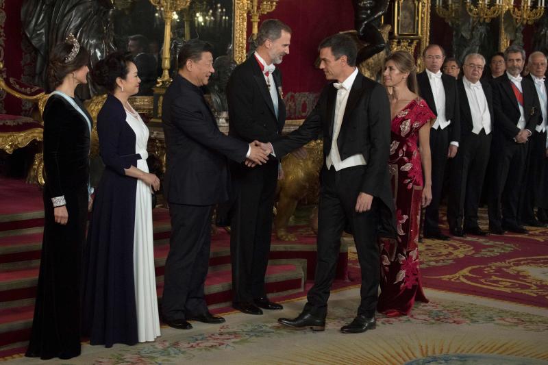 La Reina Letizia y Begoña López: exhibición de estilo en el Palacio Real