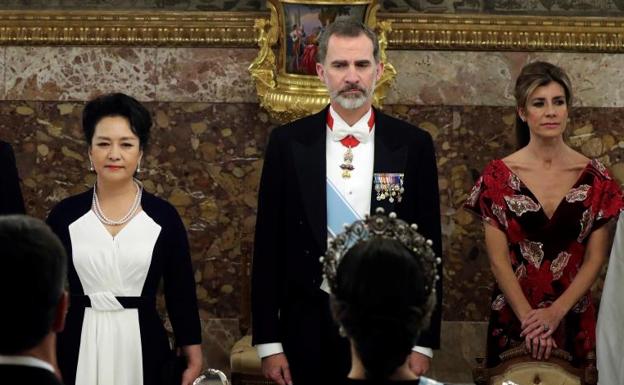 Begoña Gómez apuesta por la moda asturiana para la cena en el Palacio Real