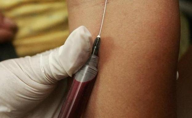 Los casos de VIH repuntan en Asturias, con la mitad de nuevos positivos en Gijón