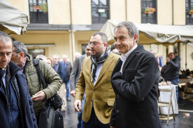 Zapatero asegura que hay una apuesta «seria» para reindustrializar las cuencas