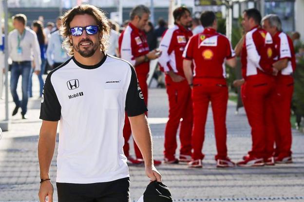 Fernando Alonso recupera la sonrisa