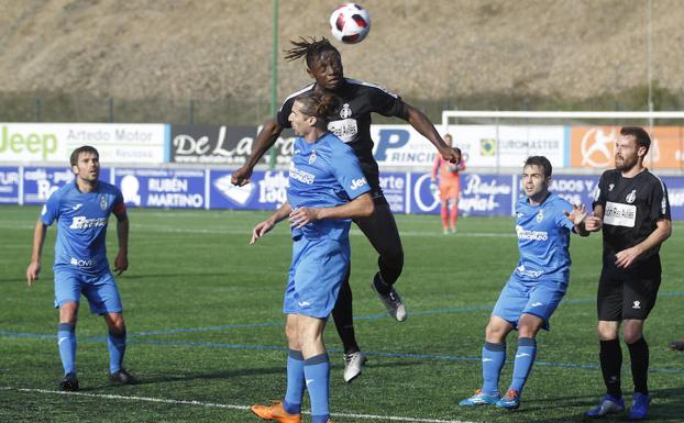 Severo correctivo del Covadonga al Avilés (4-0)