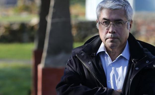 «La aldea está denostada, incluso los que viven en ella educan a sus hijos para irse»