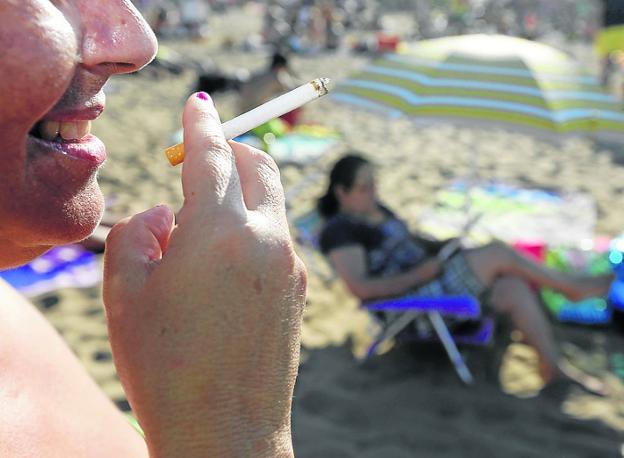 Asturias ensayará el próximo verano en dos arenales el proyecto de 'playas sin humo'