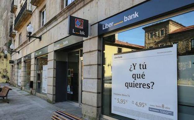 Liberbank negocia con Unicaja su fusión para convertirse en el sexto banco de España