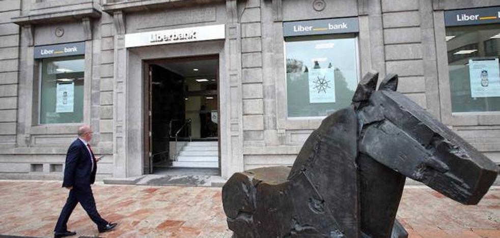 Liberbank y Unicaja: la negociación de una fusión que afecta a 11.000 trabajadores y 1.866 oficinas