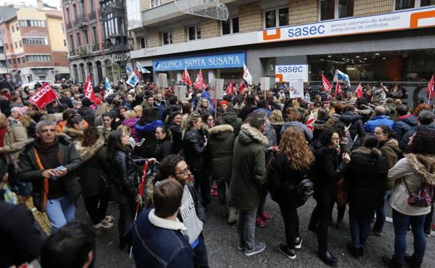 Una subida de 50 euros al mes pone fin a la huelga de supermercados en Navidad