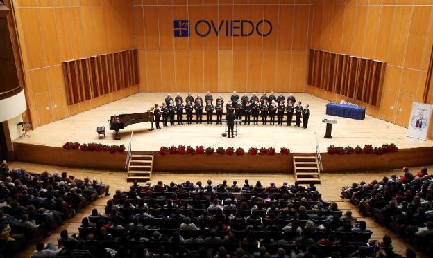 Quince coros cantan a la Navidad