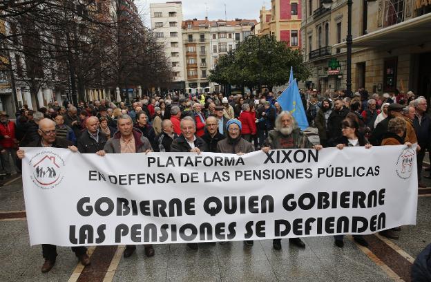 Las pensionistas vuelven a tomar las calles para exigir el blindaje del sistema público