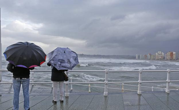 Vientos de hasta 110 kilómetros por hora ponen a Asturias en alerta