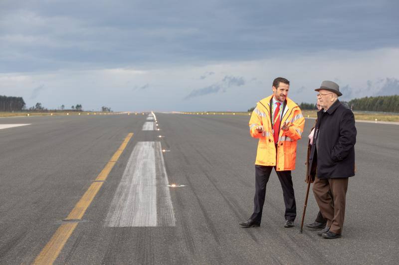 El belmontino José Álvarez sube por primera vez a un avión a los 85 años