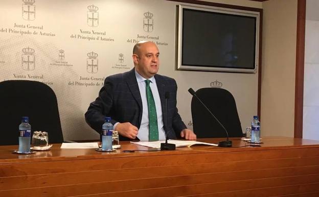 Pedro Leal a Mercedes Fernández: «Quedan más bofetadas a los que pactan con el PSOE»