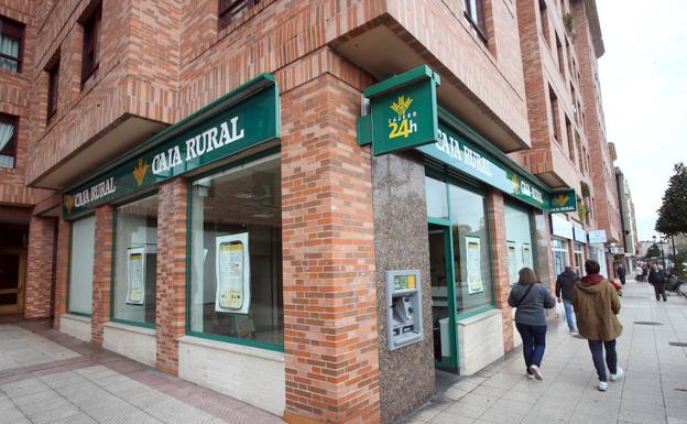 Continúa la búsqueda de los dos atracadores de una sucursal bancaria de Oviedo