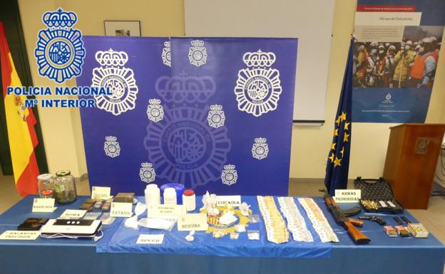 Quince arrestados en una macrorredada contra el tráfico de drogas en bares de Gijón