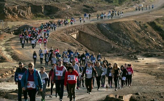 Miles de ciudadanos secundan marchas en memoria de Laura Luelmo