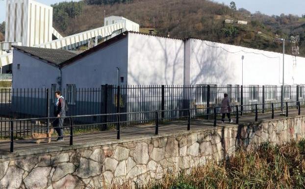 La presencia de amianto encarece el derribo del viejo economato del Batán