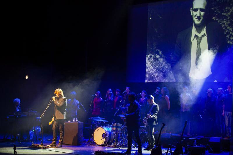 Nacho Vegas cautiva con su Gira Violeta en Gijón