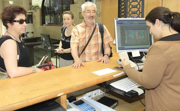 El turismo encamina el comercio electrónico a un nuevo récord anual